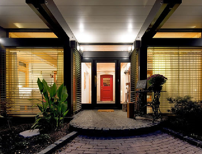 Modern entryway lighting
